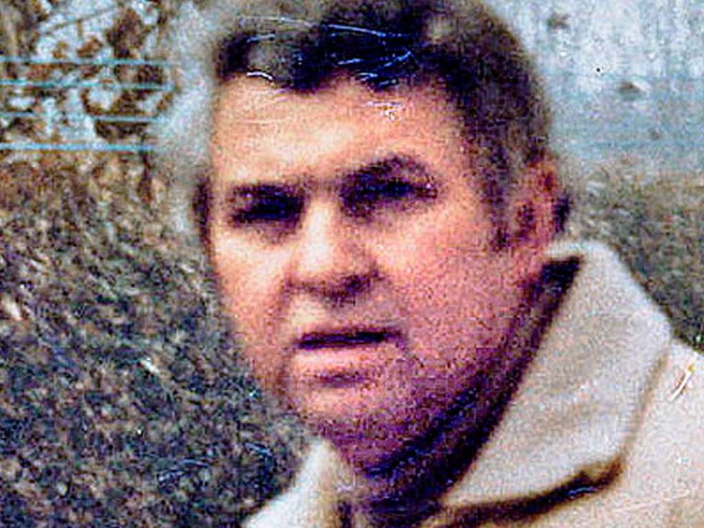 Karl-Heinz Welsche aus Rheinau eilt 1981 zu einem vermeintlichen Notfall.