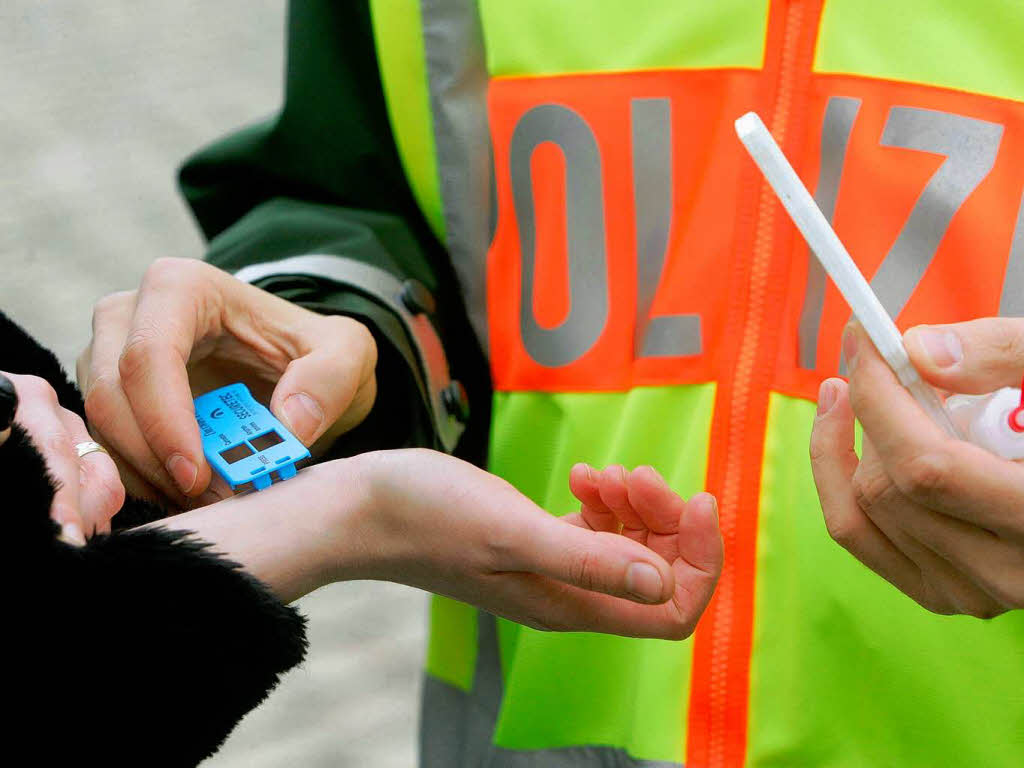 Trotz Alkohol Und Drogen Hinterm Steuer Polizei Breisgau Badische