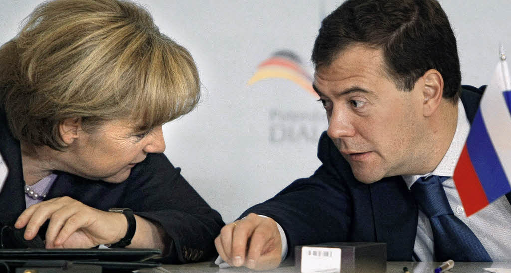 Russlandversteherin trifft Statthalter: Angela Merkel und Dmitri Medwedew ...
