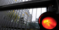 Neue Bank unterm Schirm Neue Bank unterm Schirm