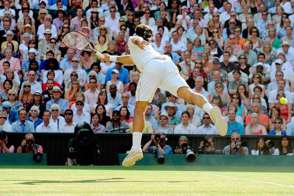 In fünf Sätzen erkämpfte sich Roger Federer seinen sechsten Wimbledon-Sieg. (Foto: dpa) In fünf Sätzen erkämpfte sich Roger Federer seinen sechsten Wimbledon-Sieg. (Foto: dpa)