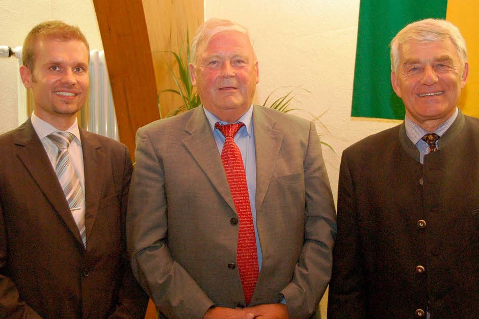 Drei Generationen Merzhauser Bürgermeister (von links): Christian Ante, Werner Dammert, Eugen Isaak (Foto: Tanja Bury) Drei Generationen Merzhauser Bürgermeister (von links): Christian Ante, Werner Dammert, Eugen Isaak (Foto: Tanja Bury)