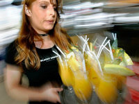 Hungerlöhne fürs Kellnern? Hungerlöhne fürs Kellnern?