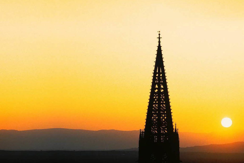 Der Turm des Freiburger Münsters besticht durch filigrane Leichtigkeit. (Foto: FWTM) Der Turm des Freiburger Münsters besticht durch filigrane Leichtigkeit. (Foto: FWTM)