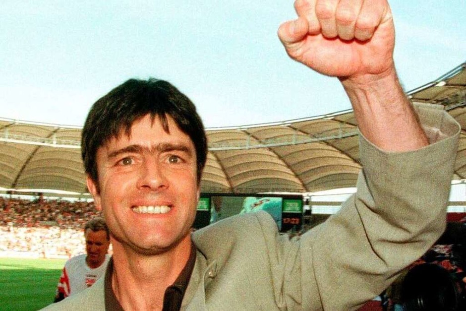 Joachim Löw: Cheftrainer bis 30. Juni 1998 (Foto: Bernd Weißbrod) Joachim Löw: Cheftrainer bis 30. Juni 1998 (Foto: Bernd Weißbrod)