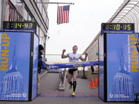 Dold gewinnt erneut Treppenlauf auf das Empire State Building Dold gewinnt erneut Treppenlauf auf das Empire State Building