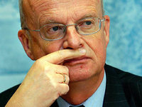 Wissenschaftsminister Frankenberg kritisiert Bachelor-Studiengänge Wissenschaftsminister Frankenberg kritisiert Bachelor-Studiengänge