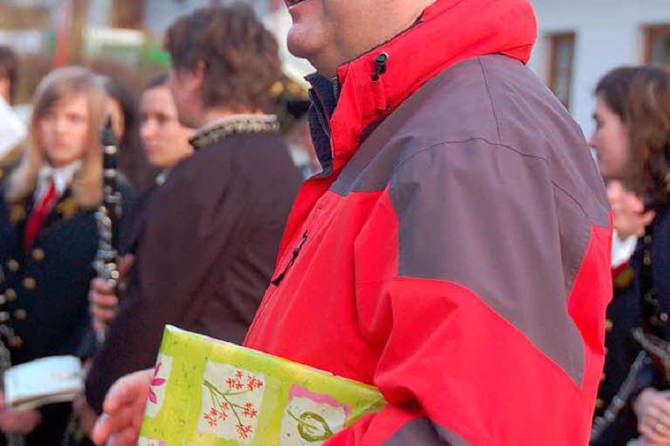 Wurde sowohl in Häusern als auch in St. Blasien beschenkt: Der Ministerpräsident Stefan Mappus (Foto: Kathrin Blum) Wurde sowohl in Häusern als auch in St. Blasien beschenkt: Der Ministerpräsident Stefan Mappus (Foto: Kathrin Blum)