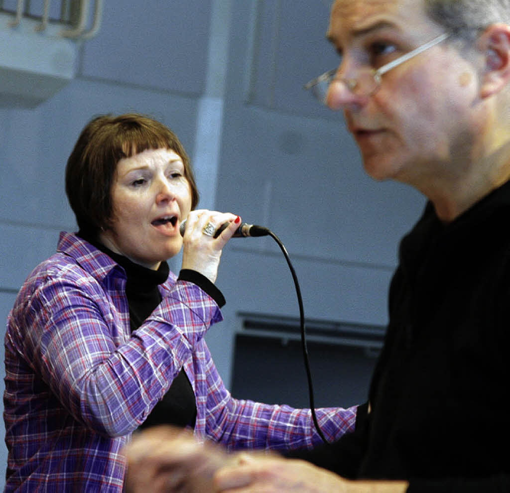 Chris Hils bei den Proben mit Dirigent Kilian Heitzler Foto: heidi fössel