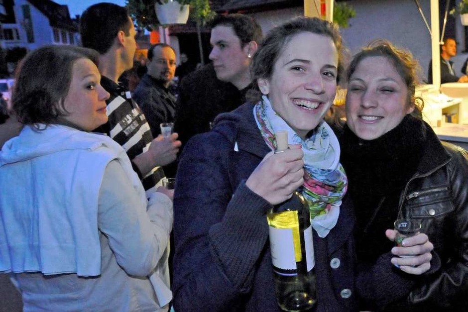 Wein, Gesang – und auch der Rest kommt nicht zu kurz: Eindrücke von den St. Georgener Weintagen (Foto: Michael Bamberger) Wein, Gesang – und auch der Rest kommt nicht zu kurz: Eindrücke von den St. Georgener Weintagen (Foto: Michael Bamberger)