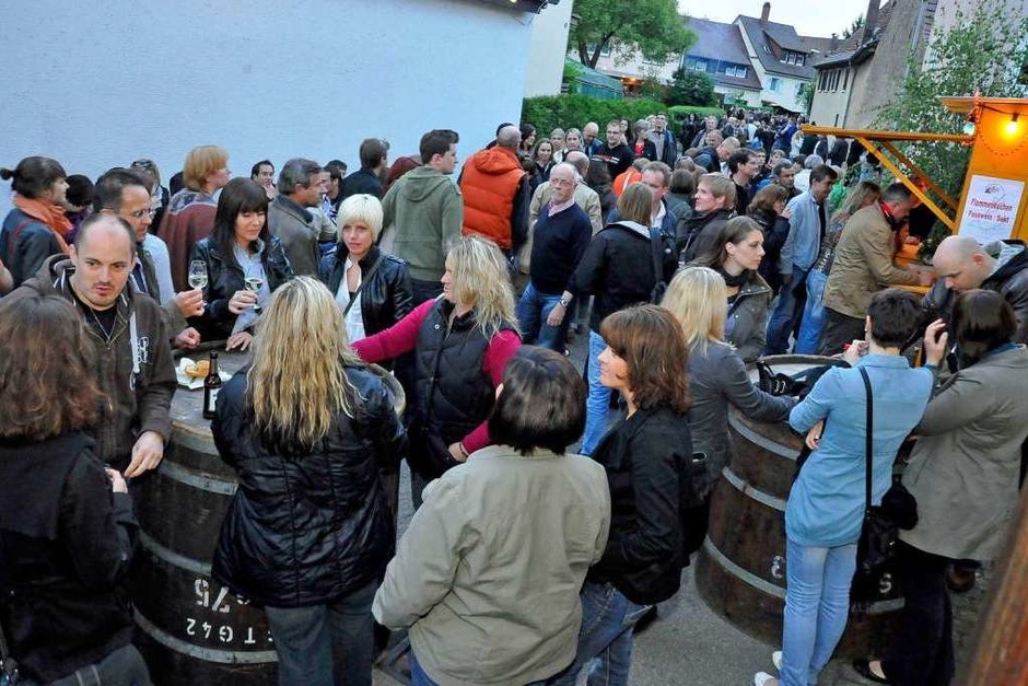 Wein, Gesang – und auch der Rest kommt nicht zu kurz: Eindrücke von den St. Georgener Weintagen (Foto: Michael Bamberger) Wein, Gesang – und auch der Rest kommt nicht zu kurz: Eindrücke von den St. Georgener Weintagen (Foto: Michael Bamberger)