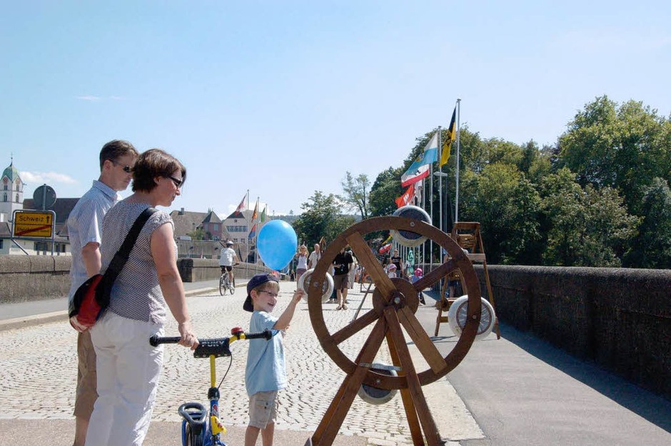 Impressionen von den Brückensensationen in Rheinfelden. (Foto: Ingrid Böhm-Jakob) Impressionen von den Brückensensationen in Rheinfelden. (Foto: Ingrid Böhm-Jakob)