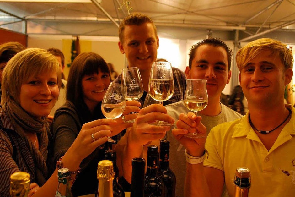 Weingenuss und gute Laune (Foto: Benjamin Bohn) Weingenuss und gute Laune (Foto: Benjamin Bohn)