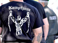 Bundesweite Razzia gegen neonazistische Gruppe Bundesweite Razzia gegen neonazistische Gruppe