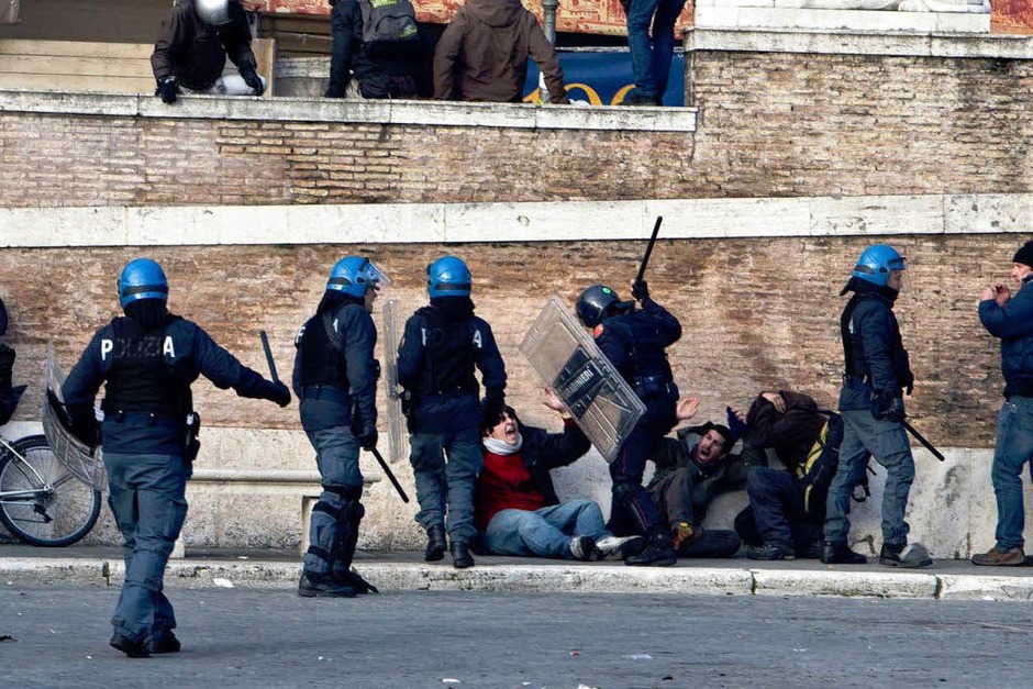 Randale in Rom. (Foto: dpa) Randale in Rom. (Foto: dpa)