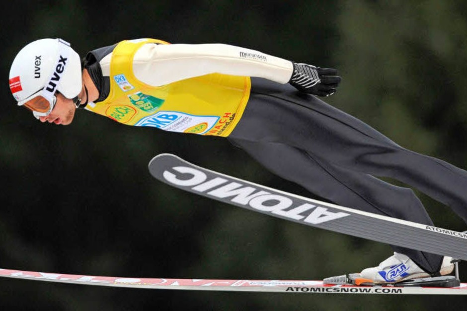 Der Weltcup-Führende Jason Lamy Chappuis (Frankreich) beim Springen. (Foto: dpa) Der Weltcup-Führende Jason Lamy Chappuis (Frankreich) beim Springen. (Foto: dpa)