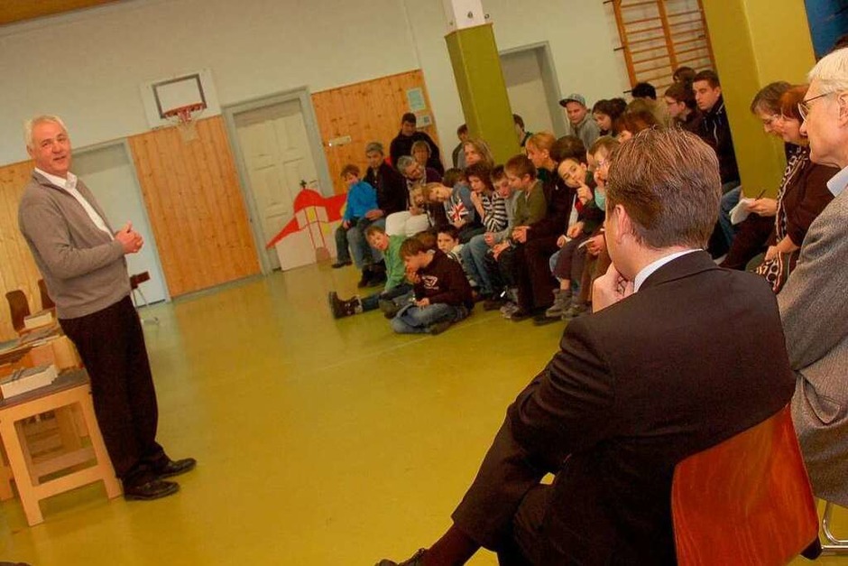 BZ-Regionalverlagsleiter Lothar Hilfinger freute sich, einen Scheck über 6000 Euro mitzubringen. (Foto: Yvonne Weik) BZ-Regionalverlagsleiter Lothar Hilfinger freute sich, einen Scheck über 6000 Euro mitzubringen. (Foto: Yvonne Weik)