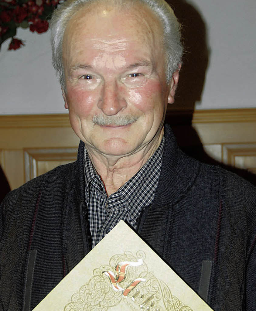 40 Jahre aktiver Angler in Sasbach: Bernhard Wiedemann. Foto: Vitt