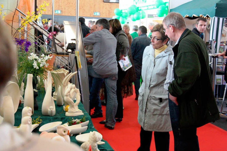 Zahlreiche Besucher informierten sich bei der diesjährigen Frühjahrsmesse der Bautechnologie Breisach in der Breisgauhalle. (Foto: Christine Aniol) Zahlreiche Besucher informierten sich bei der diesjährigen Frühjahrsmesse der Bautechnologie Breisach in der Breisgauhalle. (Foto: Christine Aniol)