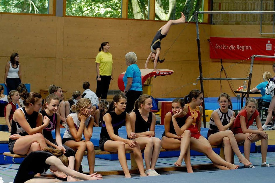 Einzelmeisterschaft der Gerätturner und Pokalwettkämpfe der Gerätturnerinnen in der Wintersbuckhalle (Foto: Matthias Kaufhold) Einzelmeisterschaft der Gerätturner und Pokalwettkämpfe der Gerätturnerinnen in der Wintersbuckhalle (Foto: Matthias Kaufhold)