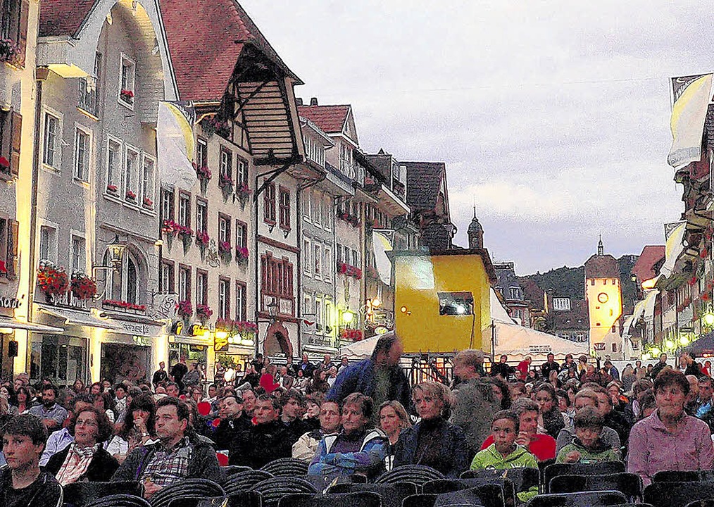 Volle Straße bei Kinofinale Waldshut Tiengen Badische Zeitung