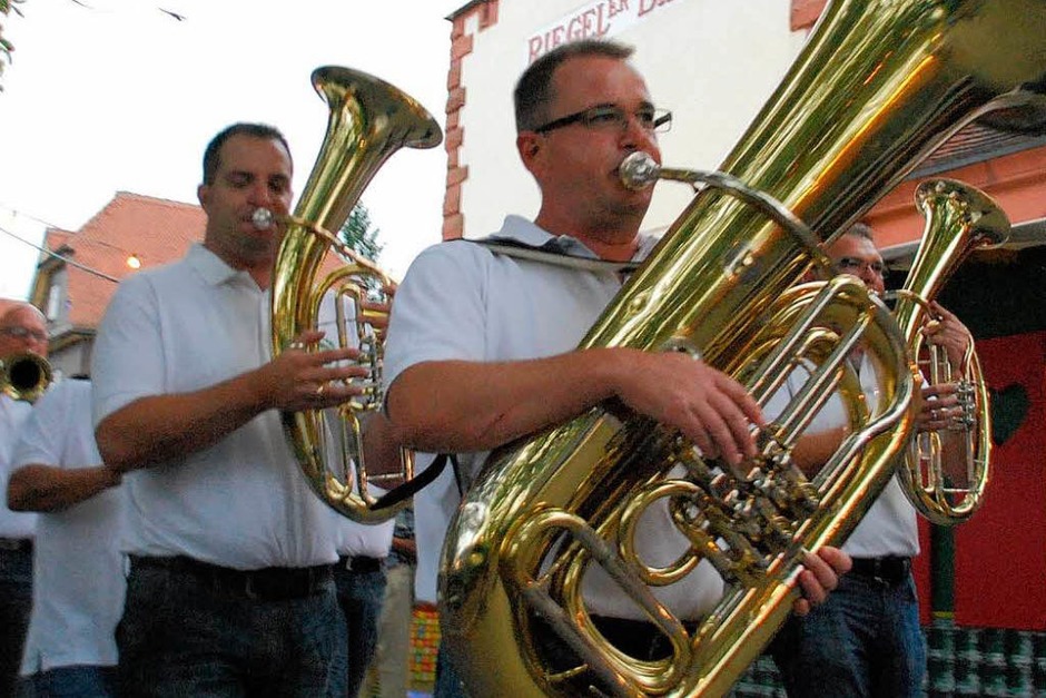 Auch zur Eröffnung spielt die Musik (Foto: Ralf Staub) Auch zur Eröffnung spielt die Musik (Foto: Ralf Staub)