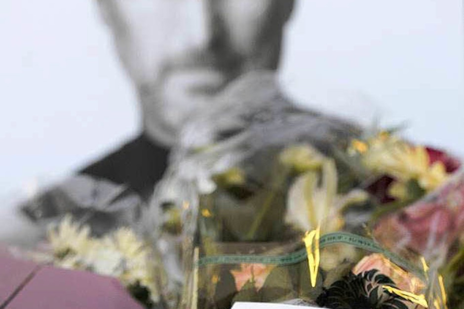 Für viele war er I-God. Sie verehrten ihn wie einen Popstar. (Foto: AFP) Für viele war er I-God. Sie verehrten ihn wie einen Popstar. (Foto: AFP)