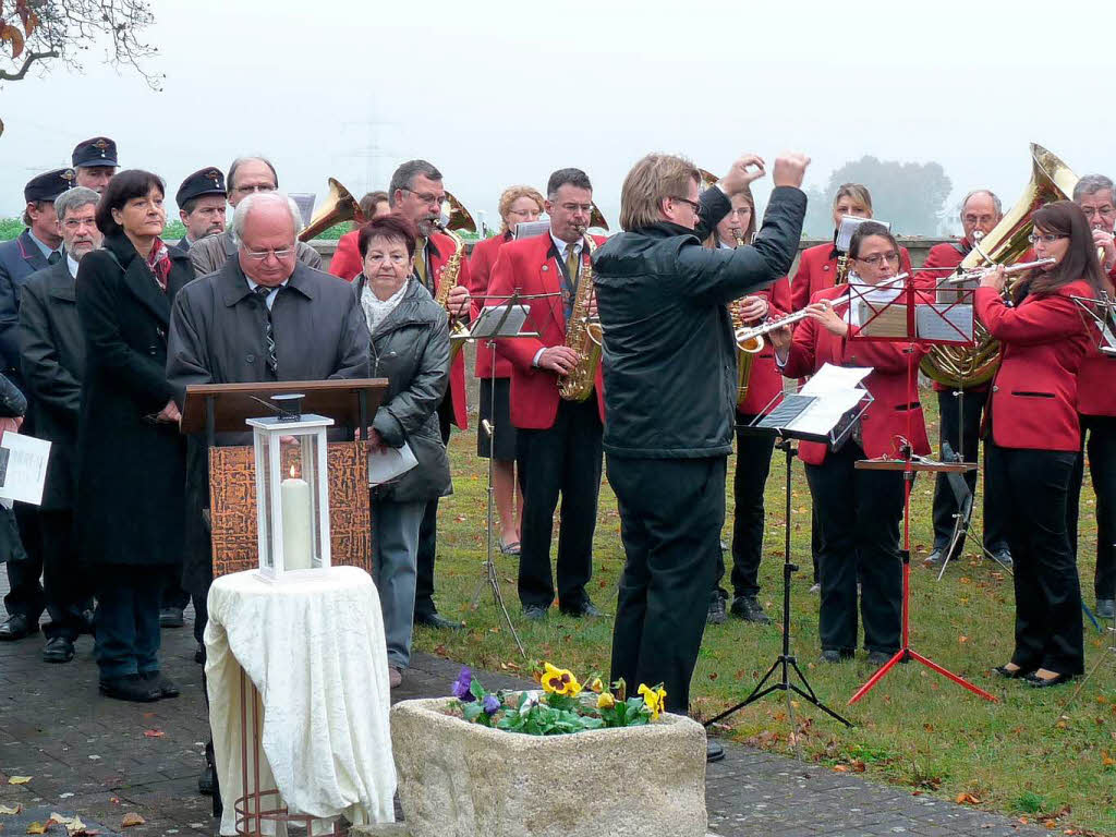 Zum Volkstrauertag Fanden Viele Gedenkfeiern Statt Breisach