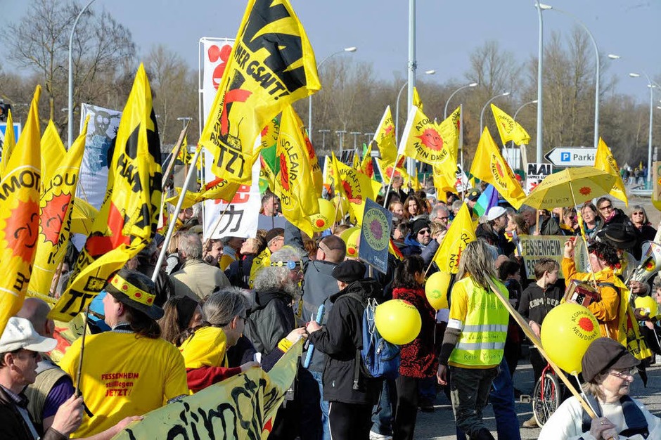 Anti-Atomenergie-Demonstration in Fessenheim am Jahrestag des Kernkraftwerk-Unglücks in Fukushima. (Foto: Volker M?nch) Anti-Atomenergie-Demonstration in Fessenheim am Jahrestag des Kernkraftwerk-Unglücks in Fukushima. (Foto: Volker M?nch)