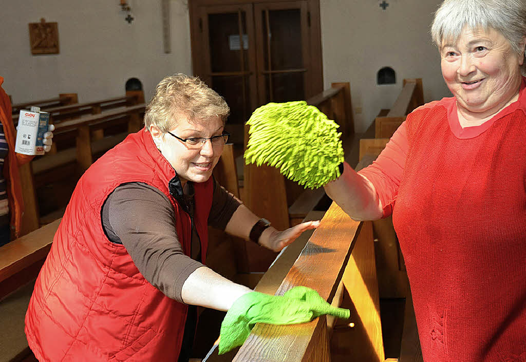 Mit Dem Mopp In Der Kirche Neuried Badische Zeitung