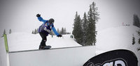 Freche Tricks und coole Slides im Schneesturm Freche Tricks und coole Slides im Schneesturm