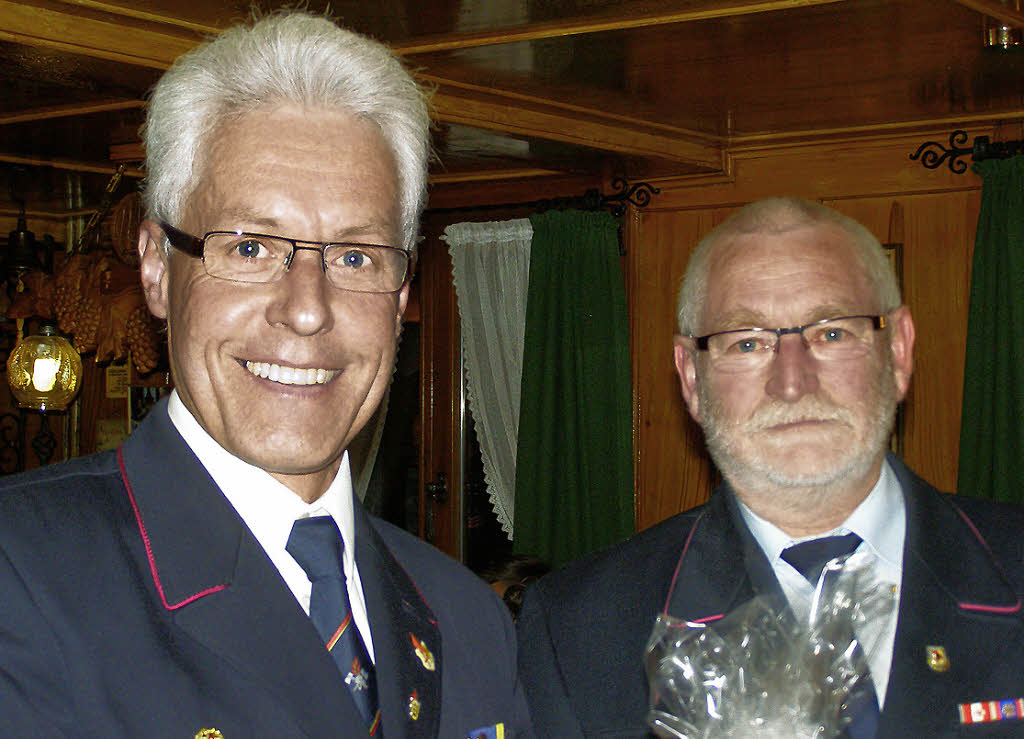 Der Abteilungskommandant der Feuerwehr Rudenberg, <b>Jochen Borrmann</b> (rechts) <b>...</b> - 58326219