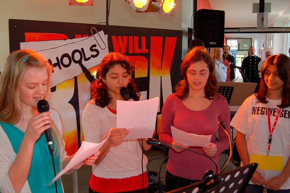 Einblicke in Theorie und Praxis erhielten die Schüler an der Bebit. (Foto: Vollmar) Einblicke in Theorie und Praxis erhielten die Schüler an der Bebit. (Foto: Vollmar)