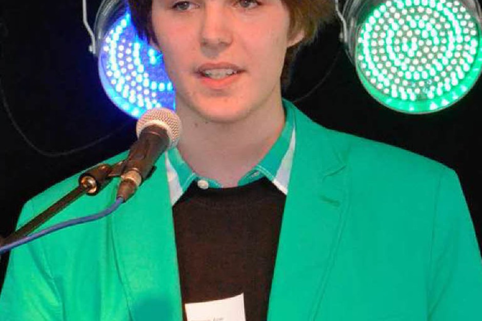 Dominik Apel fordert die Jugendlichen auf, sich politisch zu engagieren. (Foto: Ingrid Böhm-Jacob) Dominik Apel fordert die Jugendlichen auf, sich politisch zu engagieren. (Foto: Ingrid Böhm-Jacob)