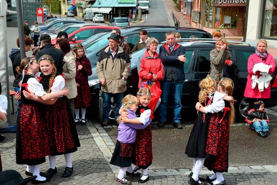 Die Kindertrachtengruppe Menzenschwand (Foto: Sebastian Barthmes) Die Kindertrachtengruppe Menzenschwand (Foto: Sebastian Barthmes)