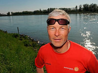 Rheinschwimmer Bromeis gibt in Breisach auf Rheinschwimmer Bromeis gibt in Breisach auf