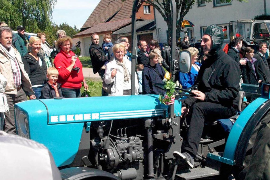 Herzlich begrüßten die Festbesucher in Urberg die ankommenden Oldiekapitäne. (Foto: Karin Stöckl-Steinebrunner) Herzlich begrüßten die Festbesucher in Urberg die ankommenden Oldiekapitäne. (Foto: Karin Stöckl-Steinebrunner)