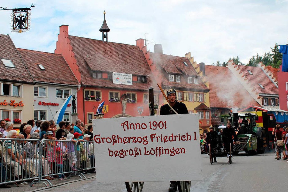 Erinnerung an die Eröffnung der Höllentalbahn: Die Feuerwehr Löffingen kam mit Bahn und Großherzog ins Städtle. (Foto: Christa Maier) Erinnerung an die Eröffnung der Höllentalbahn: Die Feuerwehr Löffingen kam mit Bahn und Großherzog ins Städtle. (Foto: Christa Maier)