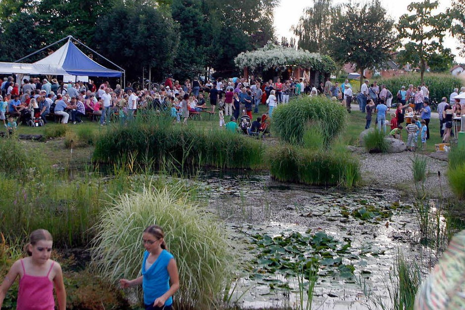 Fröhliches, beschwingtes Bachpromenadenfest in Meißenheim (Foto: Heidi Foessel) Fröhliches, beschwingtes Bachpromenadenfest in Meißenheim (Foto: Heidi Foessel)