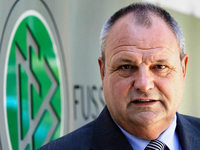 Vertrag nicht verlängert: DFB trennt sich von Sprecher Stenger Vertrag nicht verlängert: DFB trennt sich von Sprecher Stenger