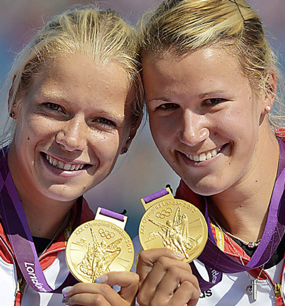 Sitzen erst seit 2011 in einem Boot: Tina Dietze und Franziska Weber Foto: dpa - 63049818