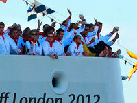 Olympiamannschaft feiert Poolparty auf dem Traumschiff Olympiamannschaft feiert Poolparty auf dem Traumschiff