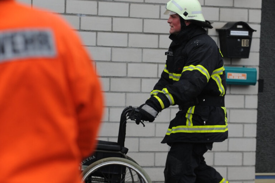 Explosion, Feuer und Qualm in der Caritas-Behindertenwerkstätte in Titisee-Neustadt. 14 Menschen kommen ums Leben. (Foto: dpa) Explosion, Feuer und Qualm in der Caritas-Behindertenwerkstätte in Titisee-Neustadt. 14 Menschen kommen ums Leben. (Foto: dpa)