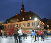 Schlittschuhlaufen: Eisbahnen und Eishallen in Südbaden Schlittschuhlaufen: Eisbahnen und Eishallen in Südbaden
