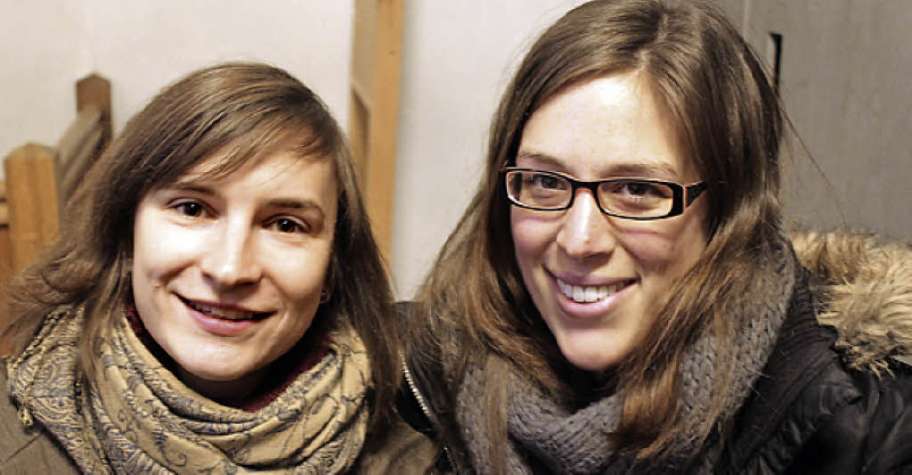 Nicole Paganini und Marion Geigges (v. links) vom Förderverein Villa ...