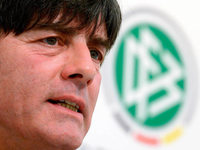 Löw fordert Vorqualifikation für EM und WM Löw fordert Vorqualifikation für EM und WM