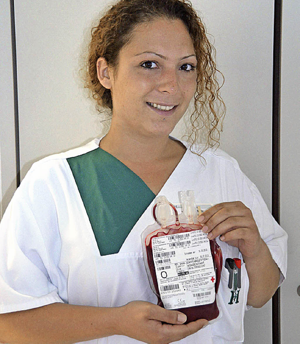 <b>Jenny Schulz</b> leitet das Labor in der Breisacher Klinik. Foto: Blum - 72736136