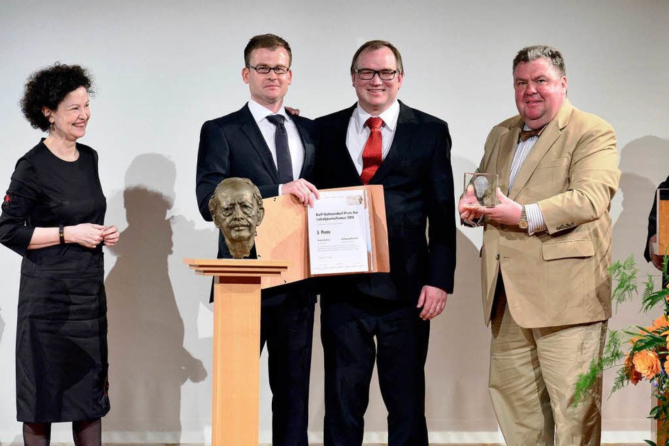 Sie erhielten den Preis für ihre Berichterstattung über die Privatisierung der Hochrhein-Eggbergklinik in Bad Säckingen. (Foto: Ingo Schneider) Sie erhielten den Preis für ihre Berichterstattung über die Privatisierung der Hochrhein-Eggbergklinik in Bad Säckingen. (Foto: Ingo Schneider)