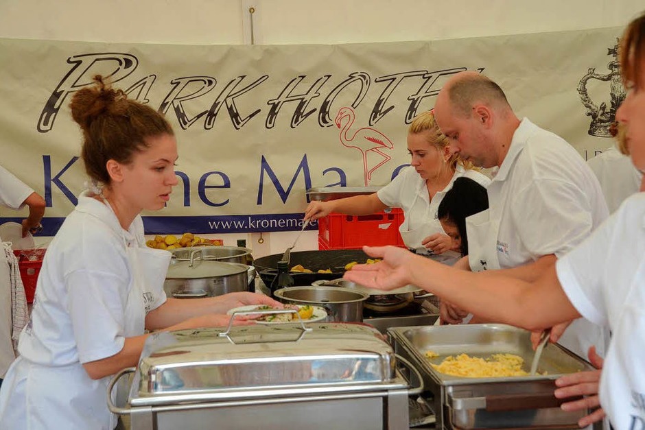 Acht Gastronomen aus der Region sorgten für die Verpflegung der Besucher. (Foto: Gerhard Walser) Acht Gastronomen aus der Region sorgten für die Verpflegung der Besucher. (Foto: Gerhard Walser)