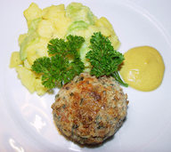Hit im Bundestag: Kalbsbuletten mit Kartoffel-Gurken-Salat Hit im Bundestag: Kalbsbuletten mit Kartoffel-Gurken-Salat